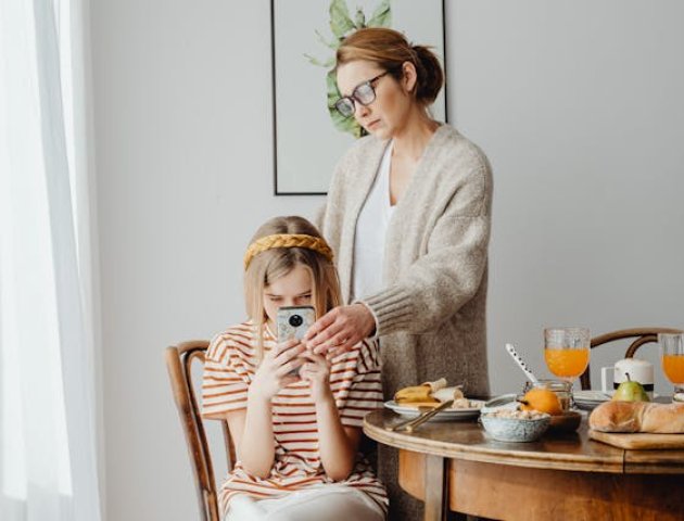 Képernyőtől a könyvig: mikor működik a digitális mesekönyv, és mikor nem?